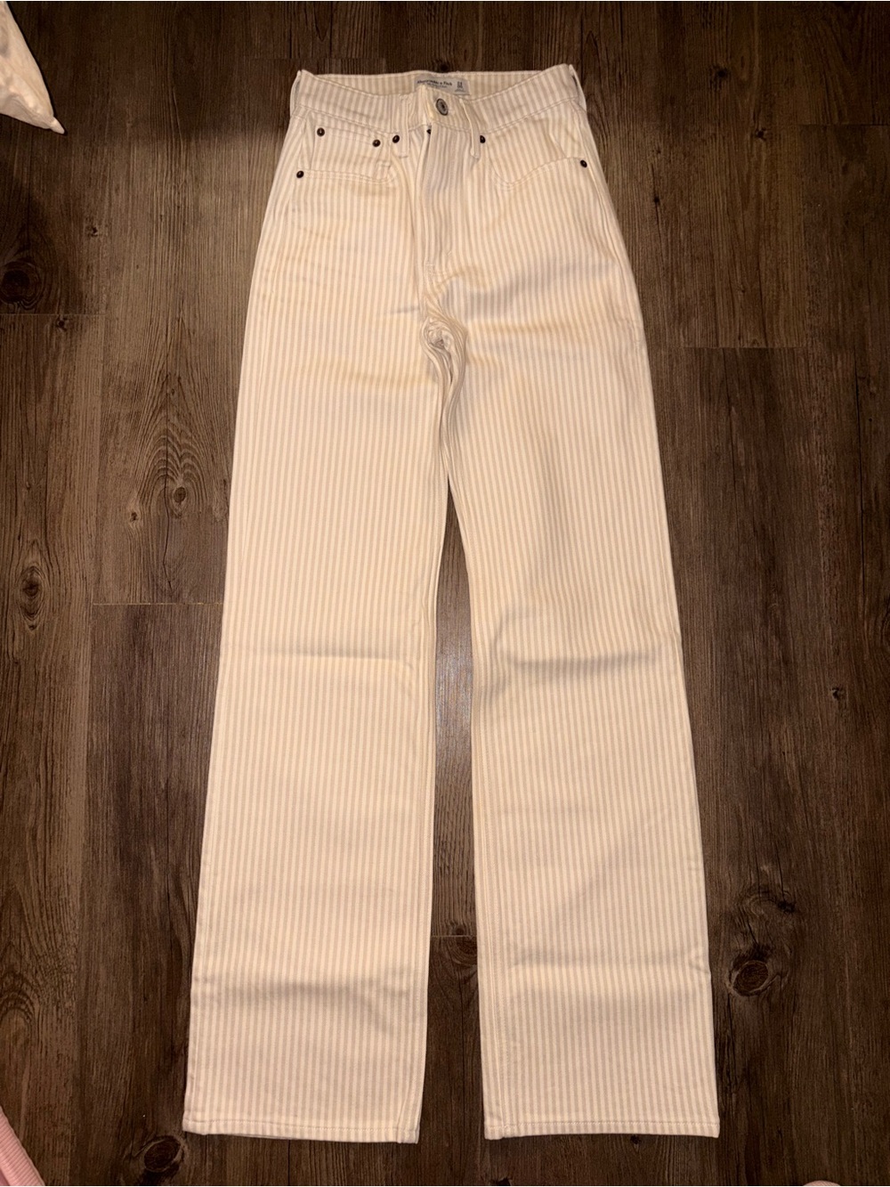 Abercrombie High Rise Relaxed Jean